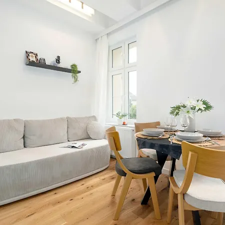 Stylish With A Mezzanine Near The Market Square By Renters Poznan